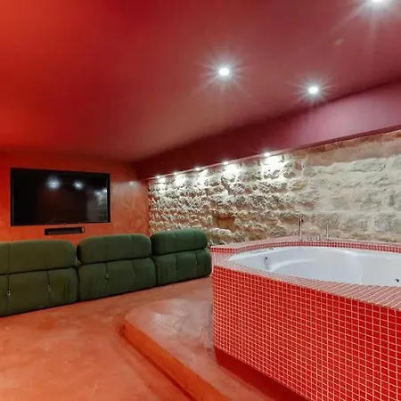 Les Halles - Luxurious & Colorful 4bd For 16 Guest Parigi
